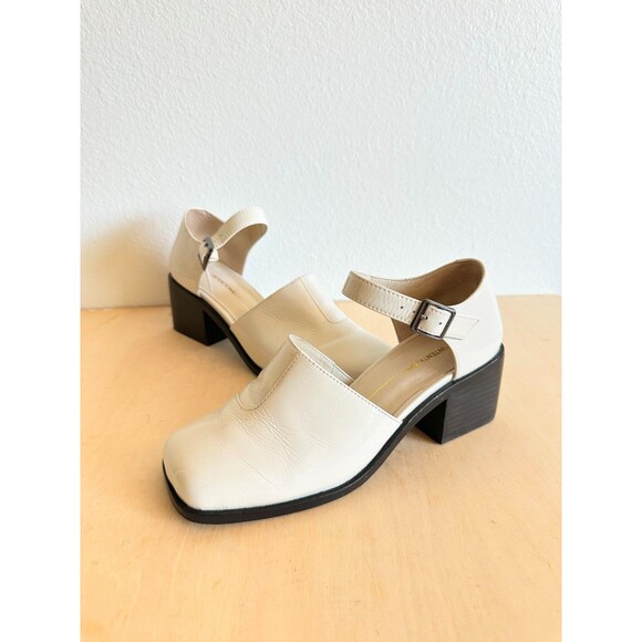 INTENTIONALLY BLANK Shoes - INTENTIONALLY BLANK Marty Mary Jane Patent Leather Cream Square Toe Women's 5